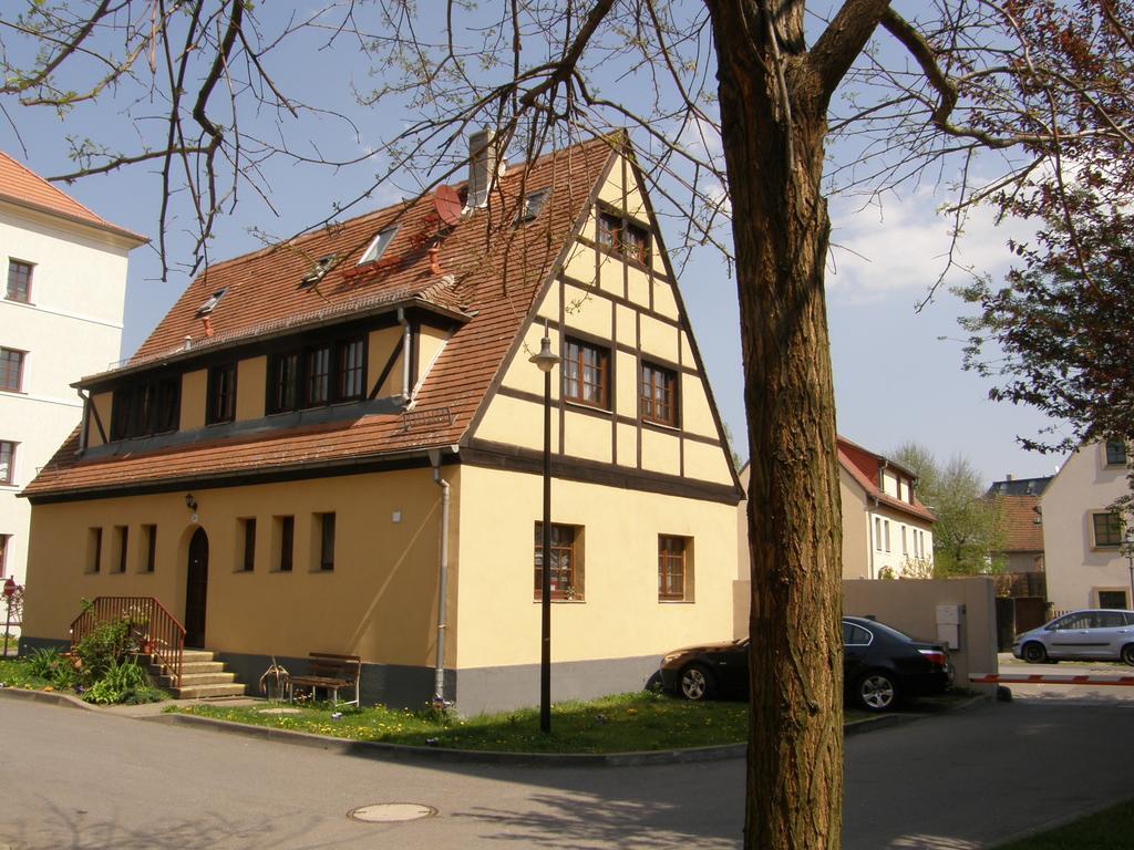 Hotel Pension Zu Dresden Altpieschen Exterior foto